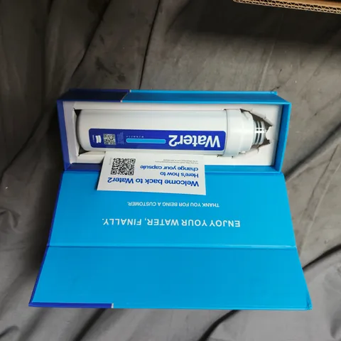 WATER FILTER CARTRIDGE IN BLUE PACKAGING (INSTRUCTION CARD INCLUDED)