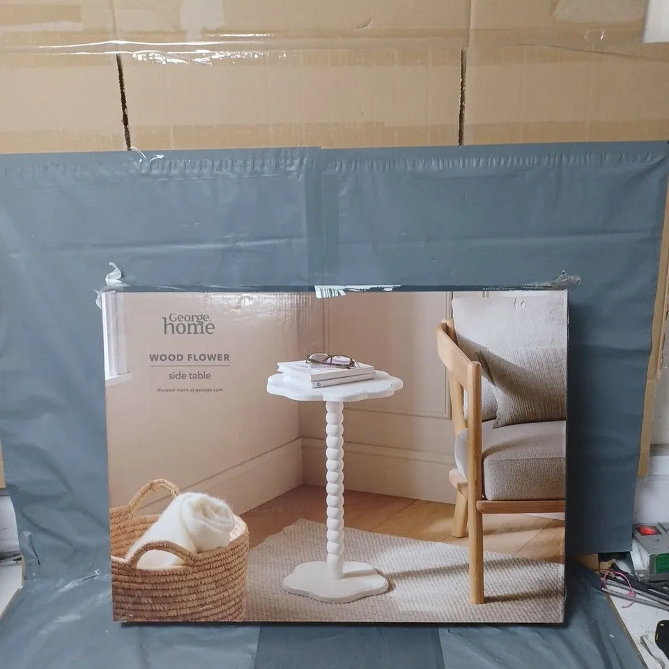 BOXED HOME WOOD FLOWER SIDE TABLE