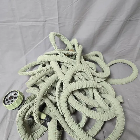 GRUMPY GARDENER REINFORCED EXPANDABLE HOSE WITH ACCESSORIES IN SAGE