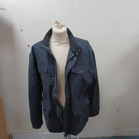 HOWICK MEDIUM COAT BLACK WITH CROSSED INSIDE