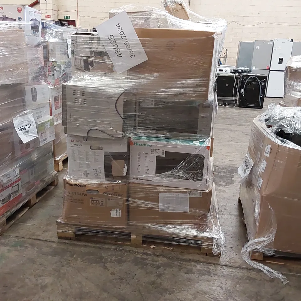 PALLET OF APPROXIMATELY 15 UNPROCESSED RAW RETURN HOUSEHOLD AND ELECTRICAL GOODS TO INCLUDE;