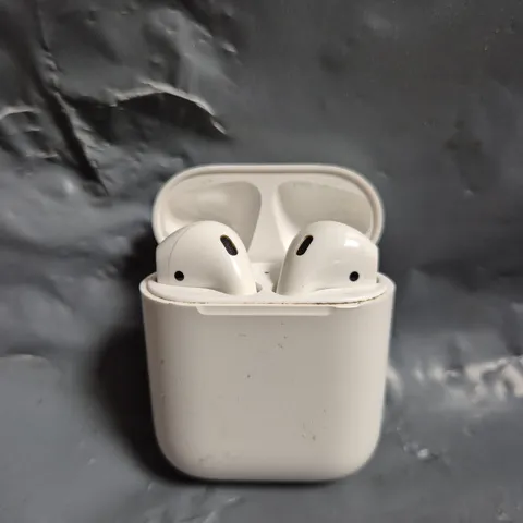 APPLE AIRPODS 2ND GEN
