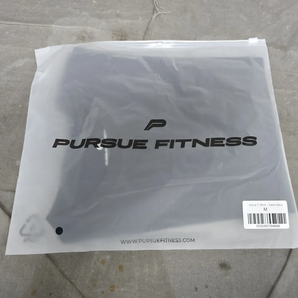 BAGGED PURSUE FITNESS ALLURE T-SHIRT IN DARK NAVY - MEDIUM