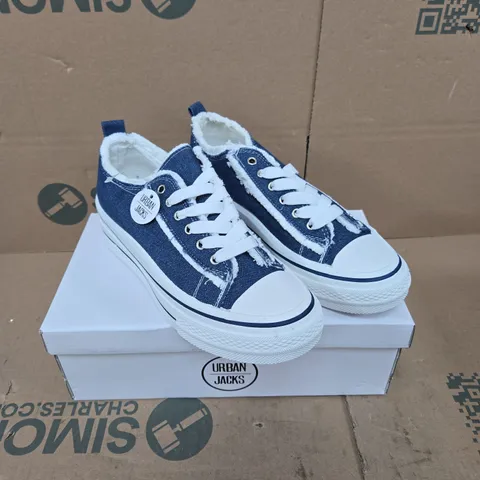 URBAN JACKS CAPRI NAVY/DENIM SNEAKERS – UK 6