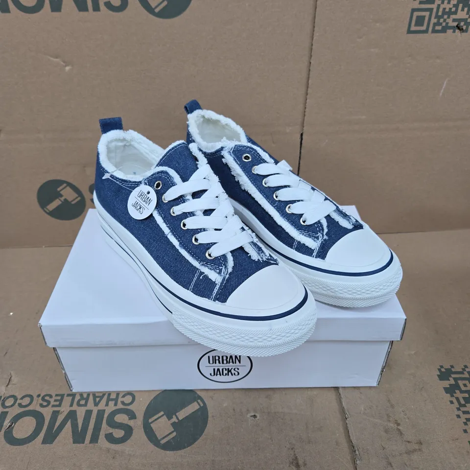 URBAN JACKS CAPRI NAVY/DENIM SNEAKERS – UK 6