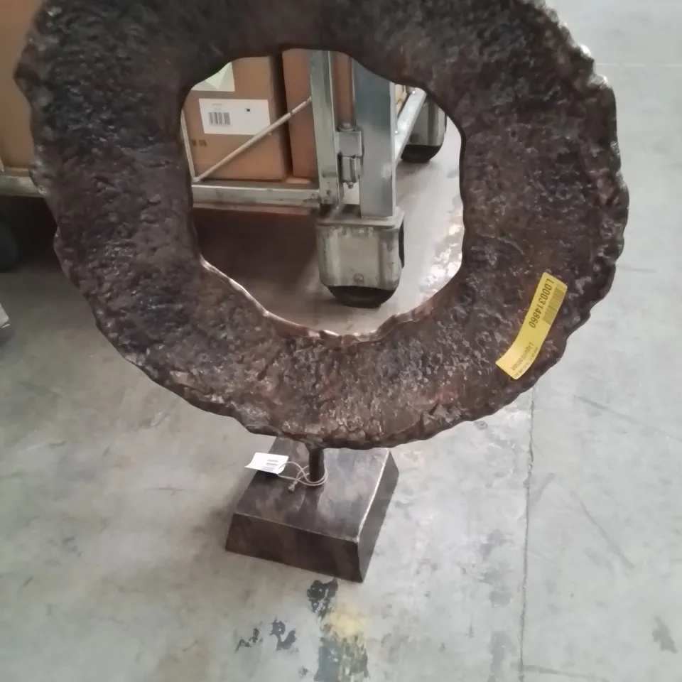 KEONI CIRCLE SCULPTURE