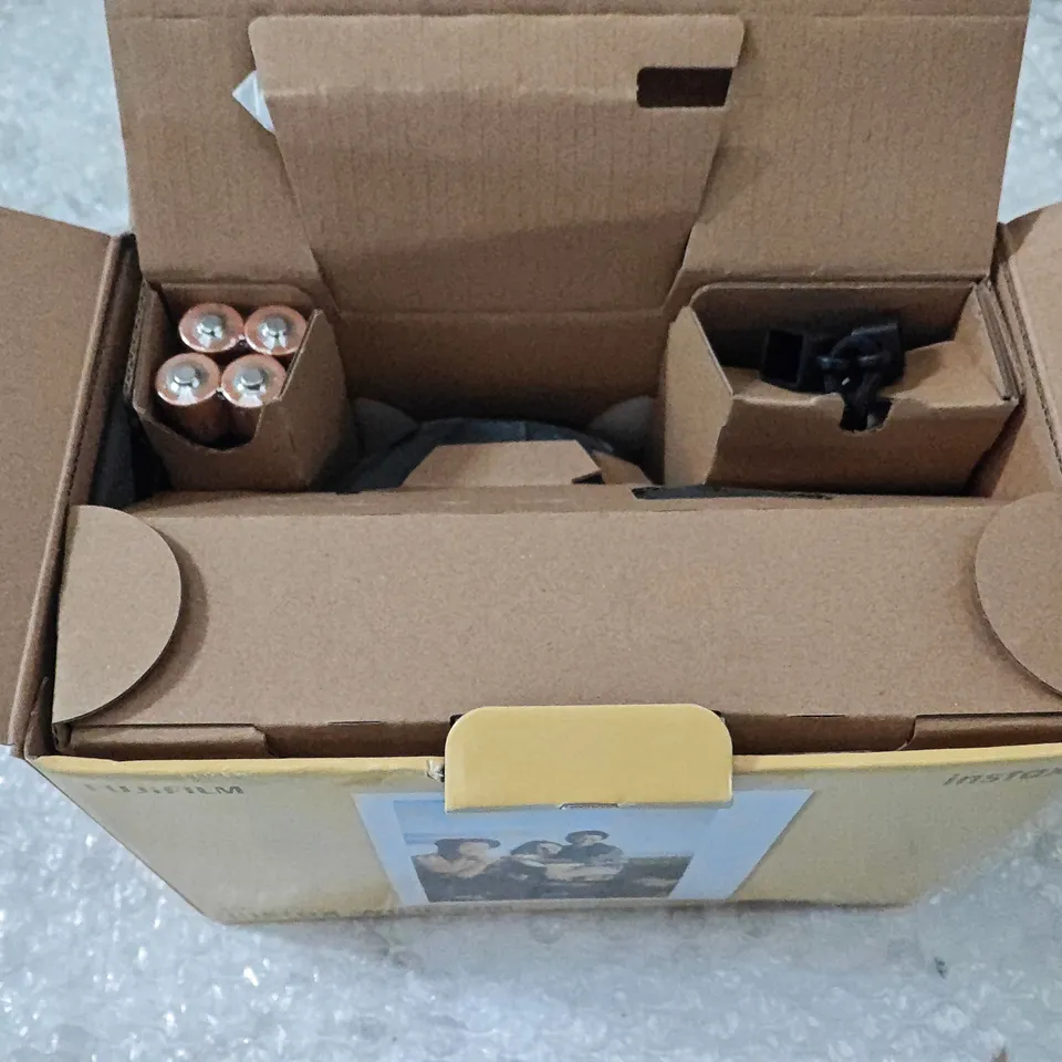 BOXED FUJIFILM INSTAX WIDE 400 INSTANT CAMERA