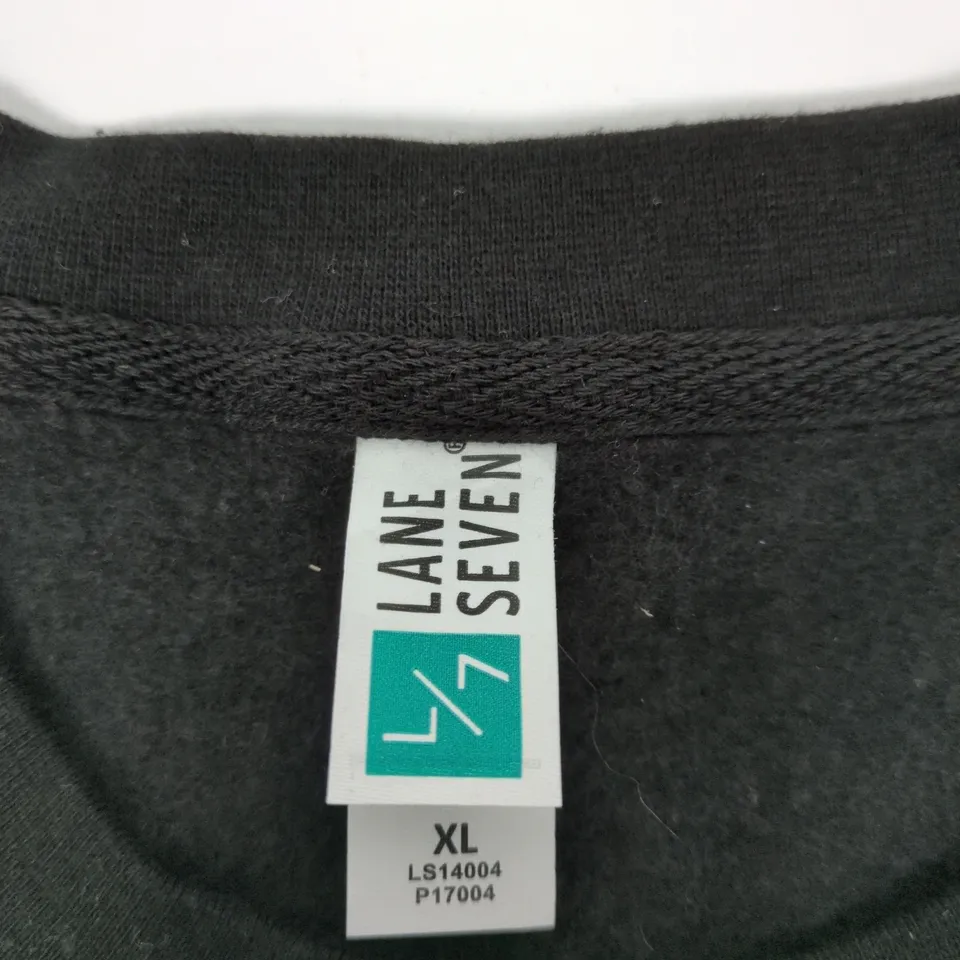 LANE SEVEN BLACK T-SHIRT WITH CITY NAMES GRAPHIC – XL