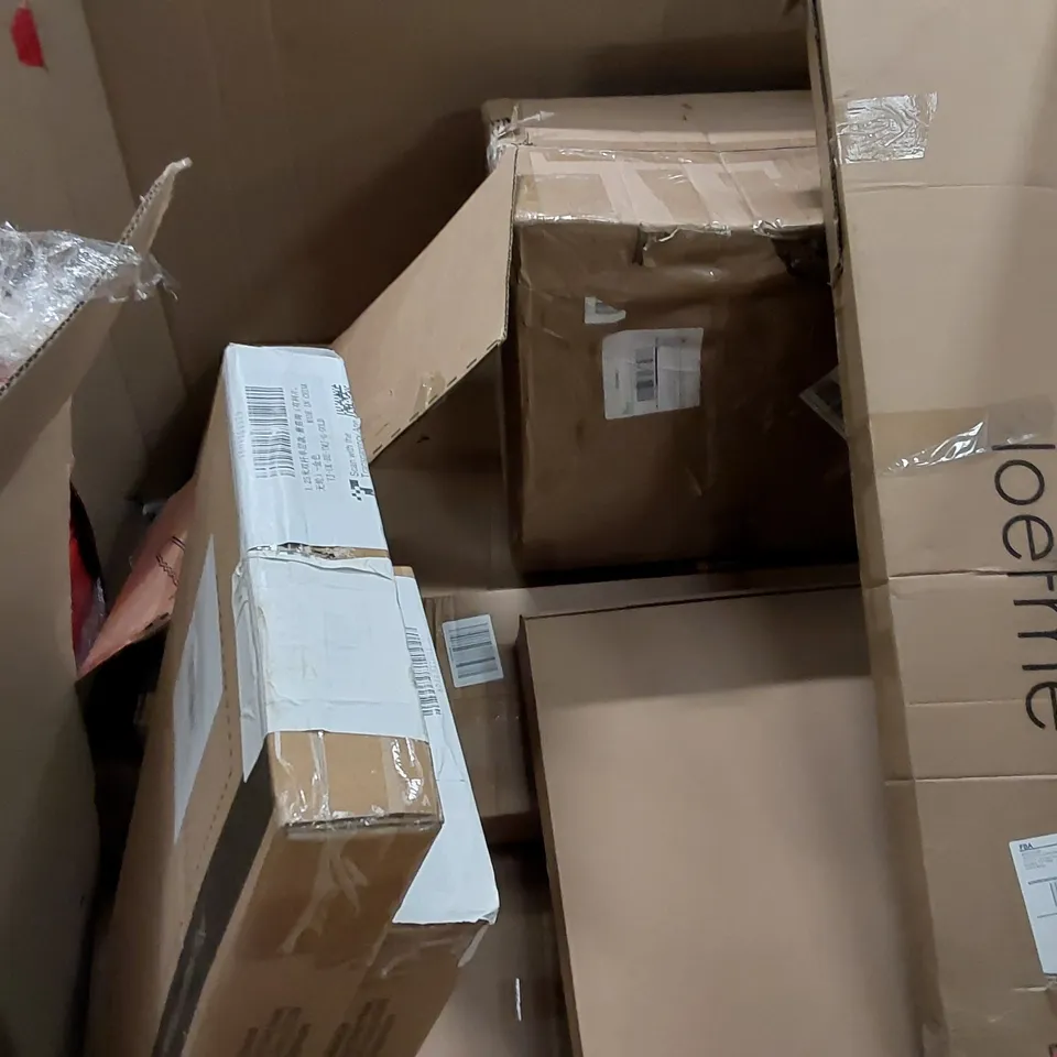 PALLET OF ASSORTED ITEMS INCLUDING: CLOTHES RAIL, ROLLER BLINDS, KITTEN LITTER BOX, TOILET SEAT COVER