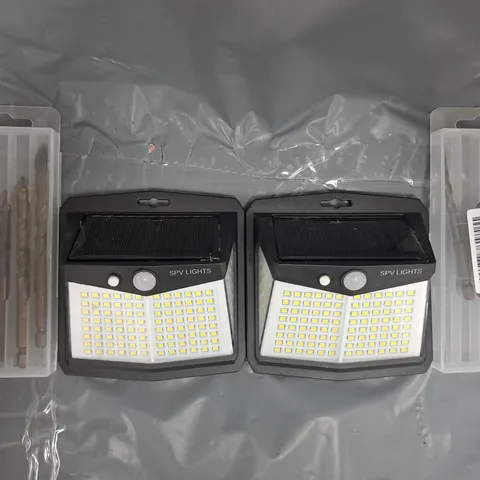 APPROXIMATELY 10 ASSORTED HOUSEHOLD ITEMS TO INCLUDE SOLAR LIGHTS, ETC