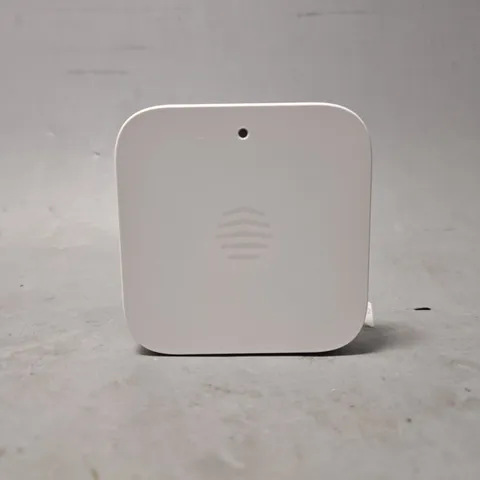 BOXED HIVE HUB