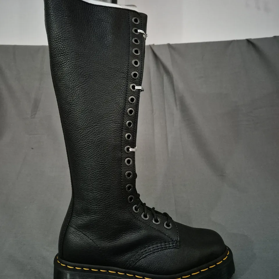 BOXED PAIR OF DR MARTENS 1B60 BEX KNEE-HIGH BOOTS IN BLACK UK SIZE 5