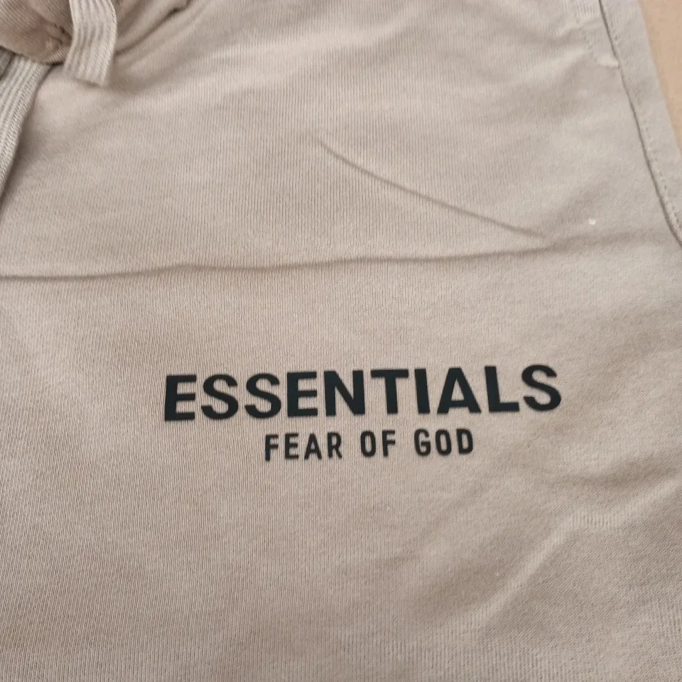 FEAR OF GOD ESSENTIALS GREY SHORTS – MEN'S, SIZE M