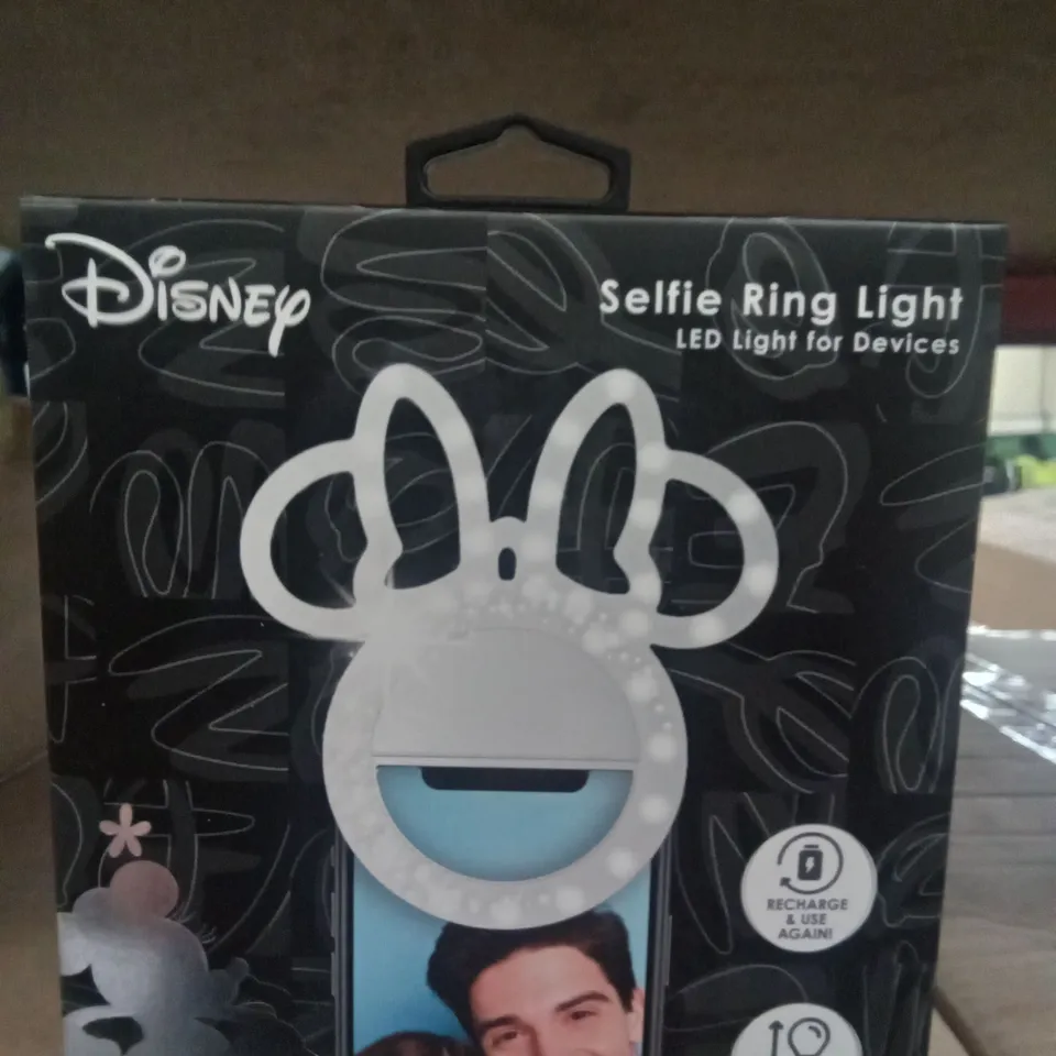 BOX OF APPROXIMATELY 36 ASSORTED DISNEY MINNIE SELFIE RING LIGHTS 