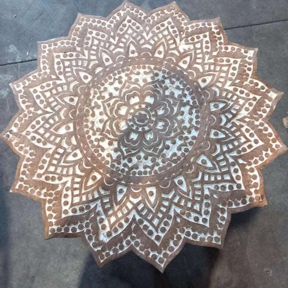 HAND CARVED FLORAL SHAPE MANGO WOOD TABLE (SIZE 66X66X56 CM)