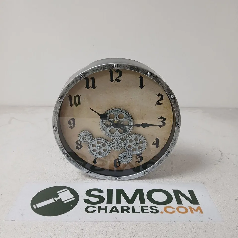 ROUND METAL GEAR CLOCK – PLASTIC-FRONTED, INDUSTRIAL STYLE