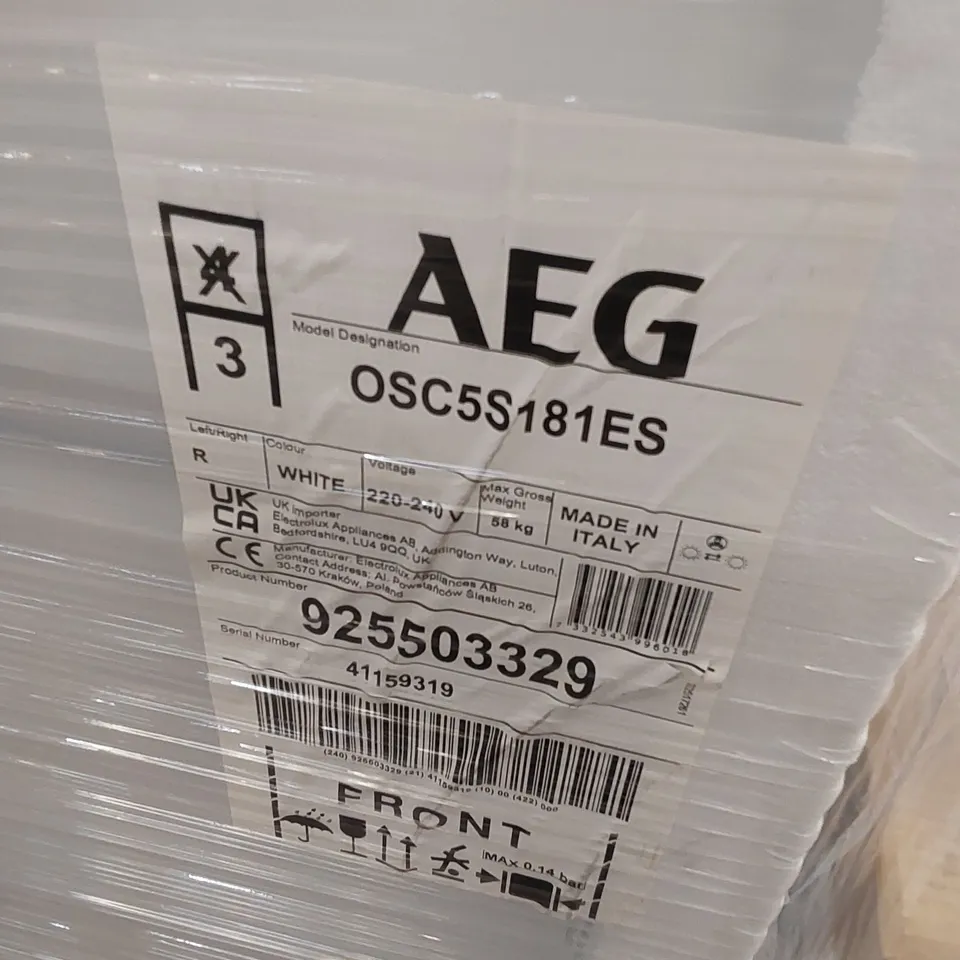 AEG OSC5S181ES LOW FROST INTEGRATED FRIDGE FREEZER, SLIDING HINGE, 70/30 RRP £500
