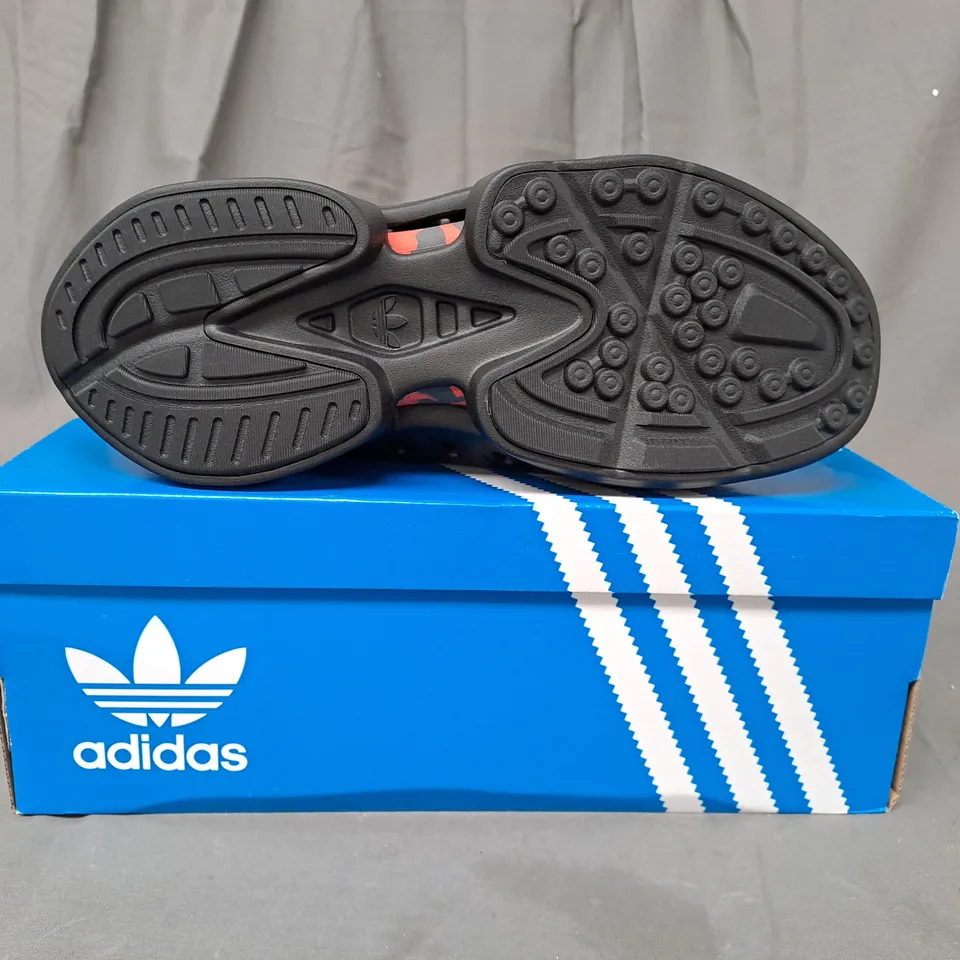 BOXED PAIR OF ADIDAS ADIFOM CLIMACOOL SHOES IN BLACK/BLUE UK SIZE 10