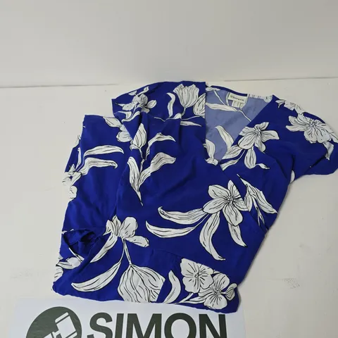 BONPRIX BLUE AND WHITE FLORAL JUMPSUIT SIZE 22