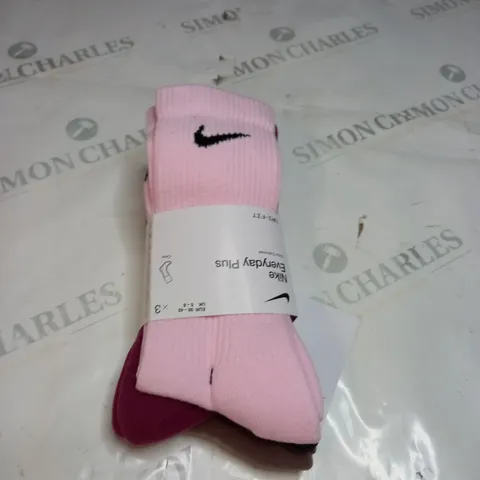 NIKE EVERYDAY PLUS SOCKS SIZE 5-8 - X3