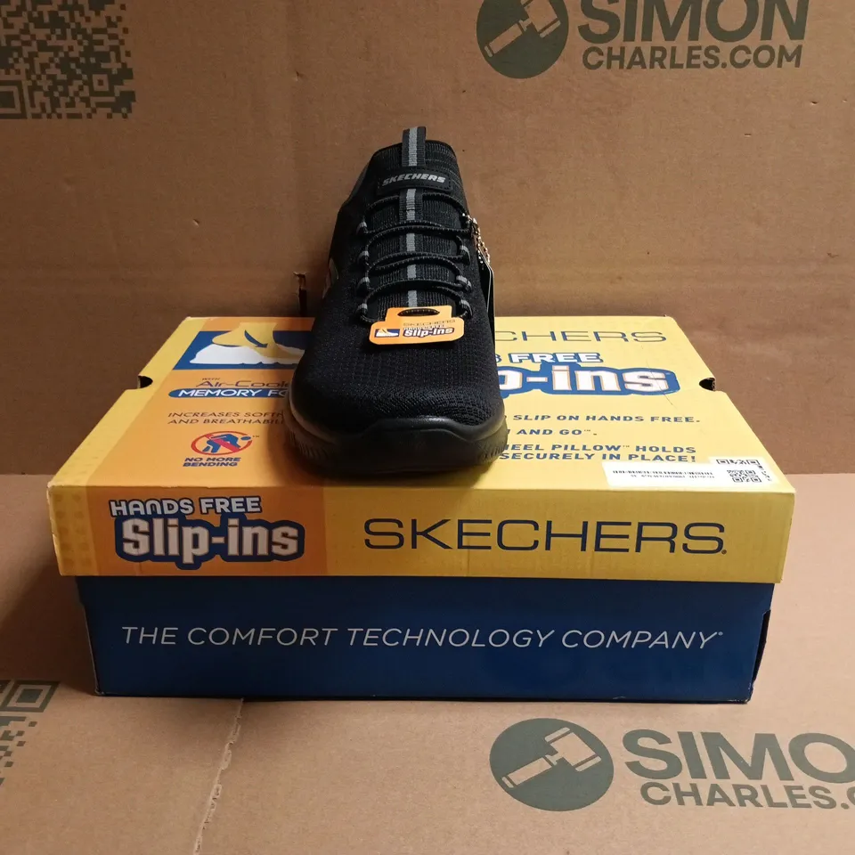 BOXED PAIR OF SKECHERS SLIP-INS TRAINERS IN BLACK SIZE UK 10