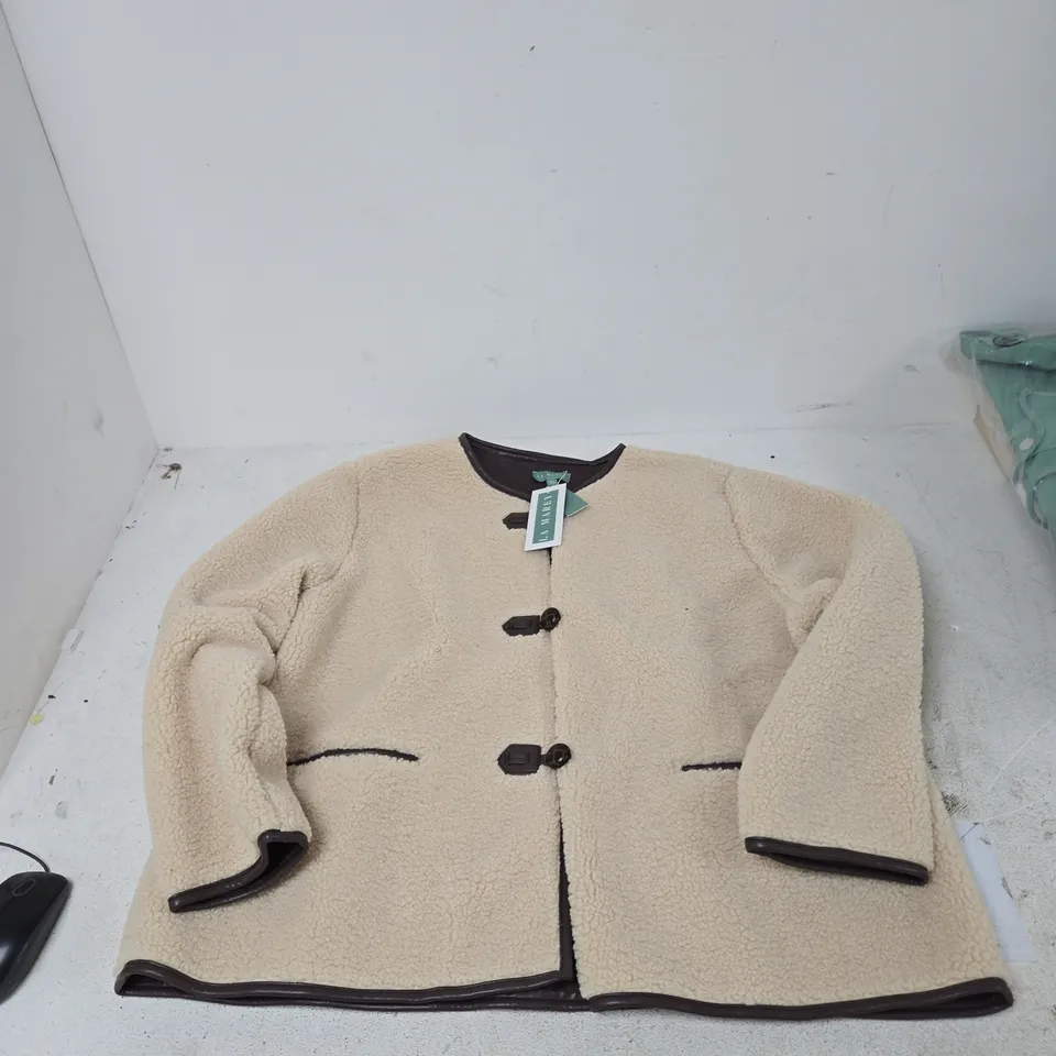 BOX OF APPROXIMATELY 25 ASSORTED CLOTHING ITEMS TO INCLUDE: LA MAREY FLUFFY JACKET 