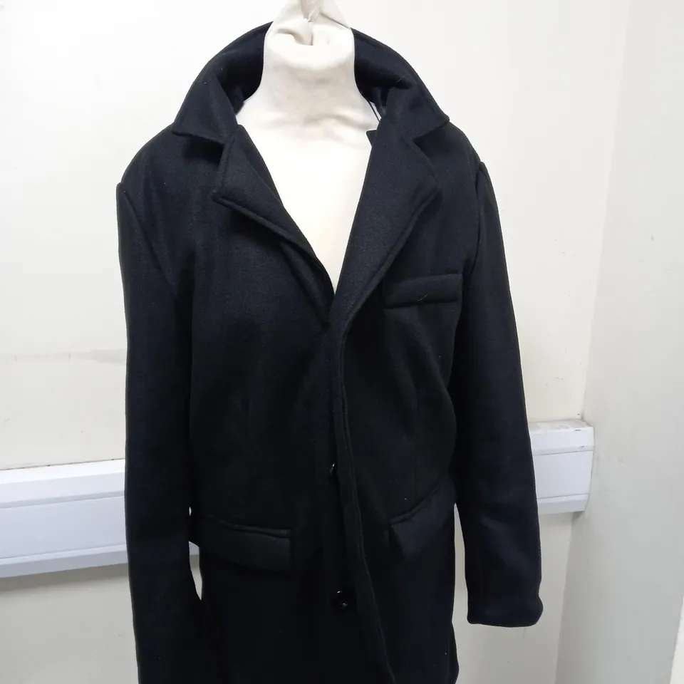 MENS BUTTONED WOOL COAT SIZE UNSPECIFIED