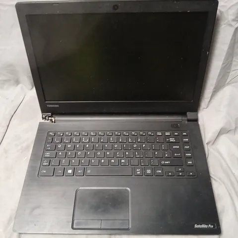 TOSHIBA SATELLITE PRO R40-C LAPTOP – BLACK