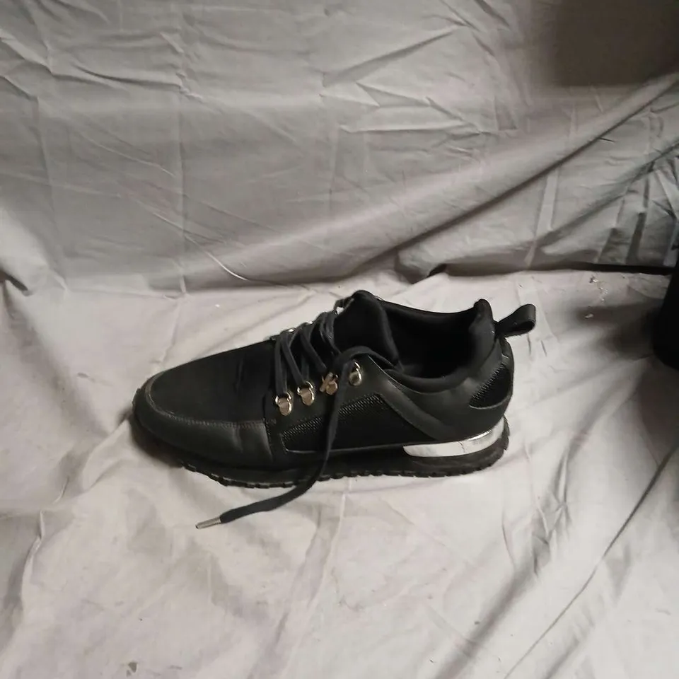 MALLETT BLACK TRAINERS - SIZE UNSPECIFIED
