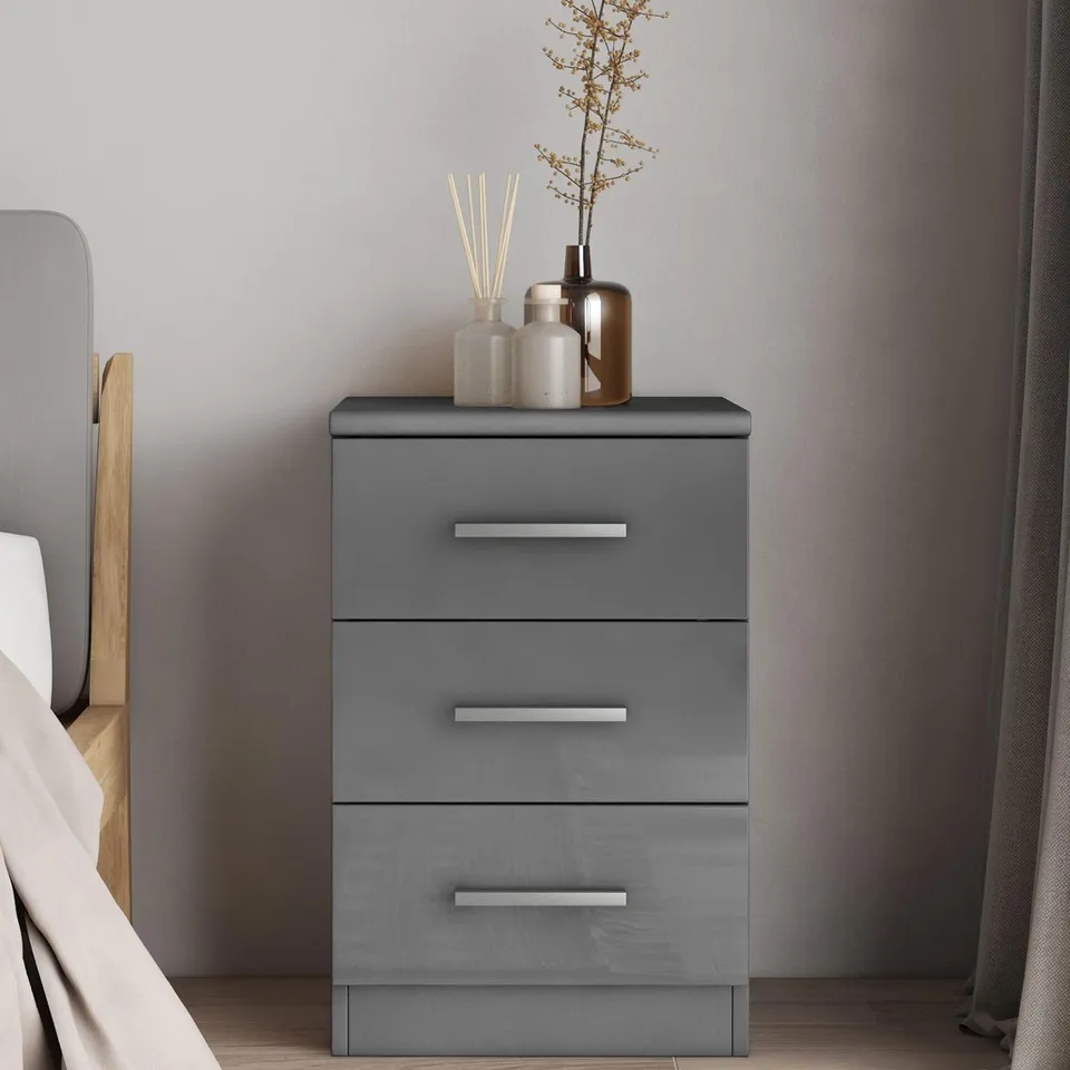 BOXED GRADE 1 PAIR OF PRAGUE GLOSS 3 DRAWER BEDSIDE CABINETS GLOSS GREY (1 BOX) RRP £159