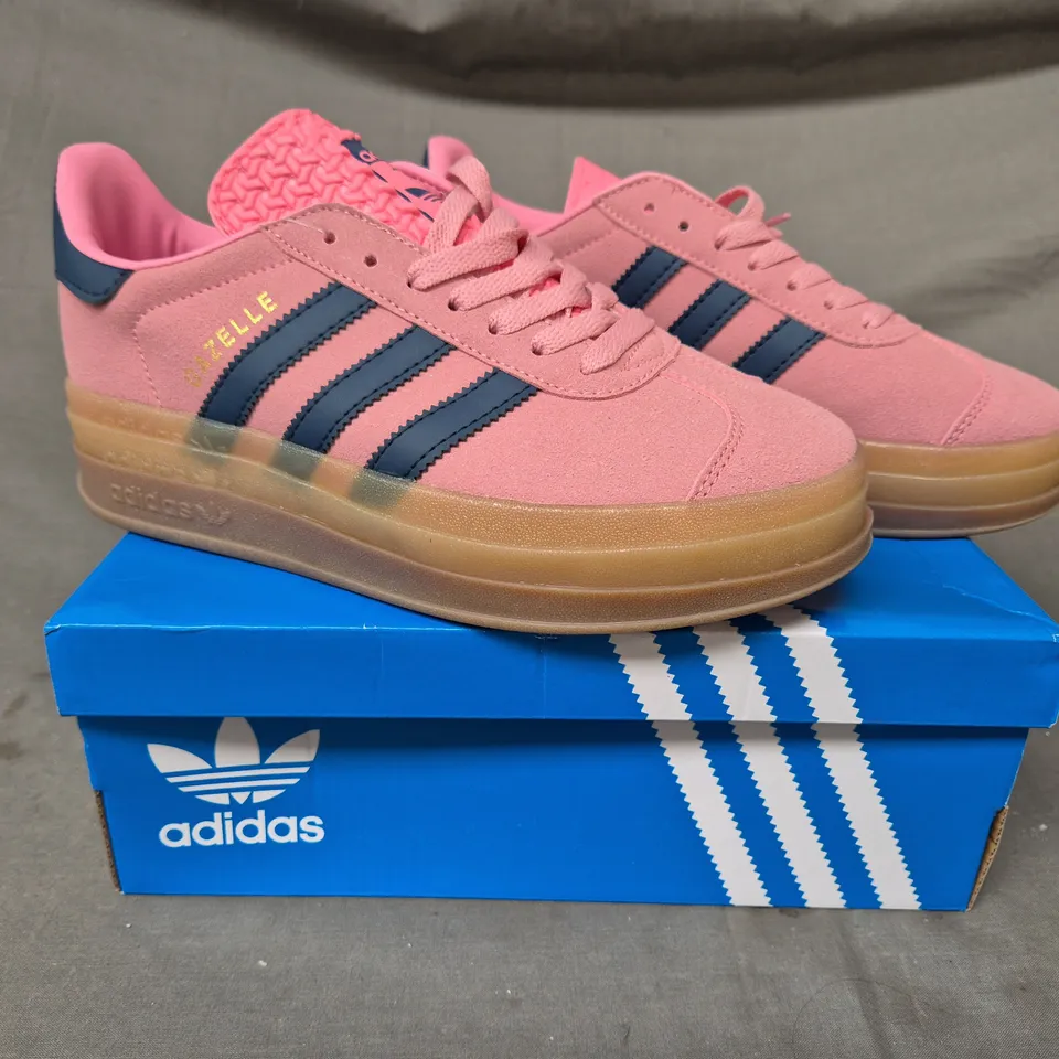 BOXED PAIR OF ADIDAS WOMEN'S GAZELLE BOLD SHOES IN PINK/NAVY UK SIZE 5