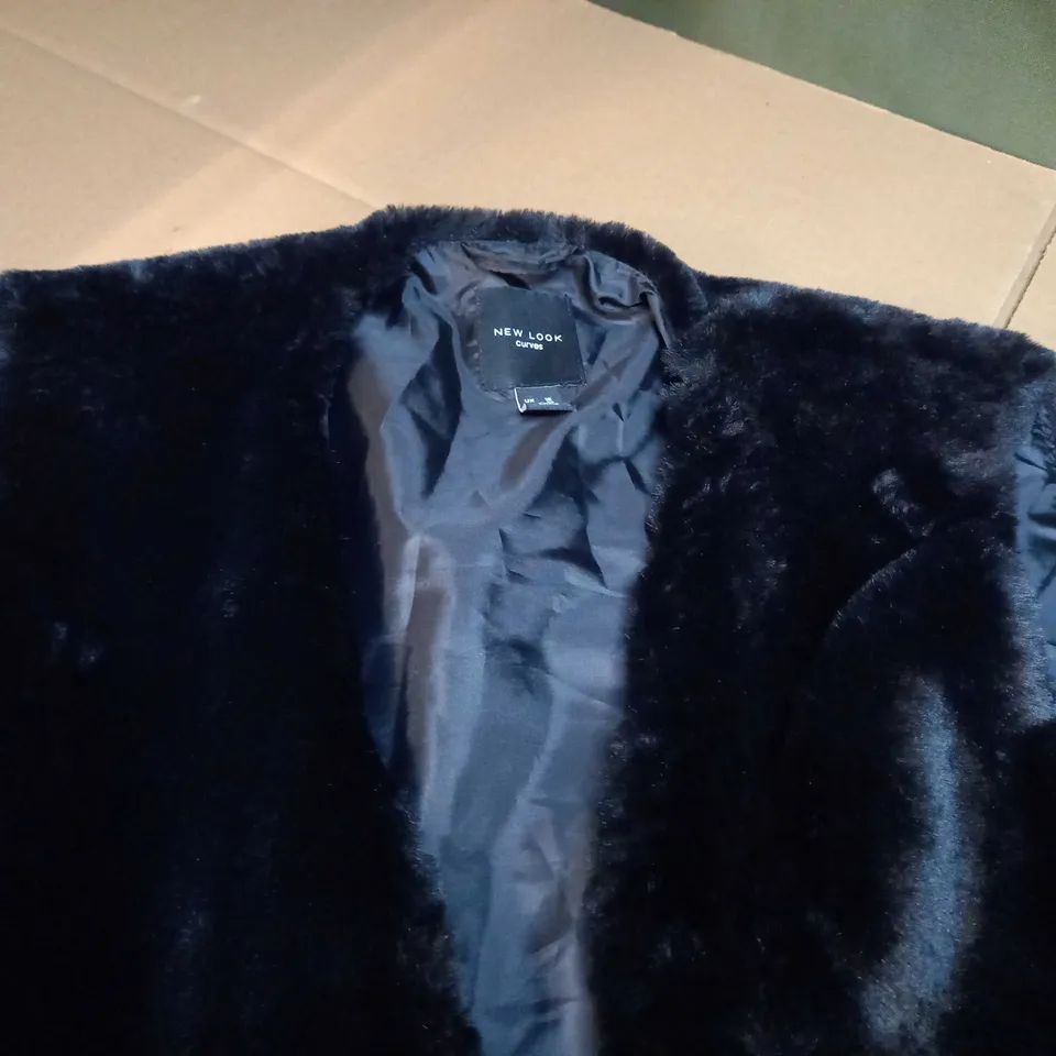 NEWLOOK CURVES BLACK FAUX FUR WAIST COAT - SIZE 18