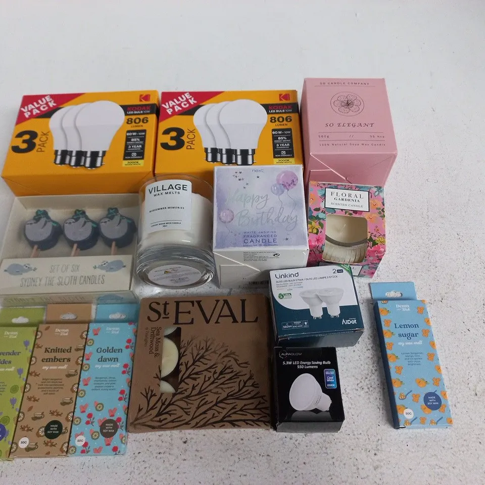 LOT OF APPROXIMATELY 25 ASSORTED HOUSEHOLD ITEMS TO INCLUDE CANDLES, LIGHT BULBS AND WAX MELTS