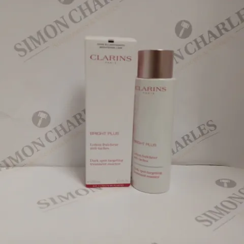 BOXED CLARINS BRIGHT PLUS DARK SPOT-TARGETING TREATMENT ESSENCE - 200ML