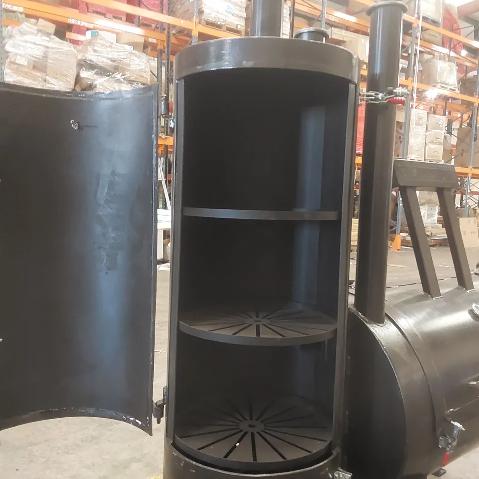 HEAVY DUTY CUSTOM-BUILT SMOKER MADE FROM 6MM STEEL PLATE, FINISHED IN BLACK HAMMERED PAINT