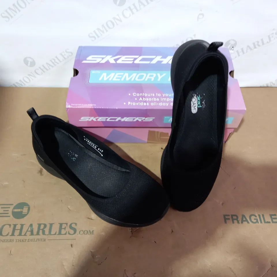 BOXED PAIR OF SKECHERS - SIZE 6.5