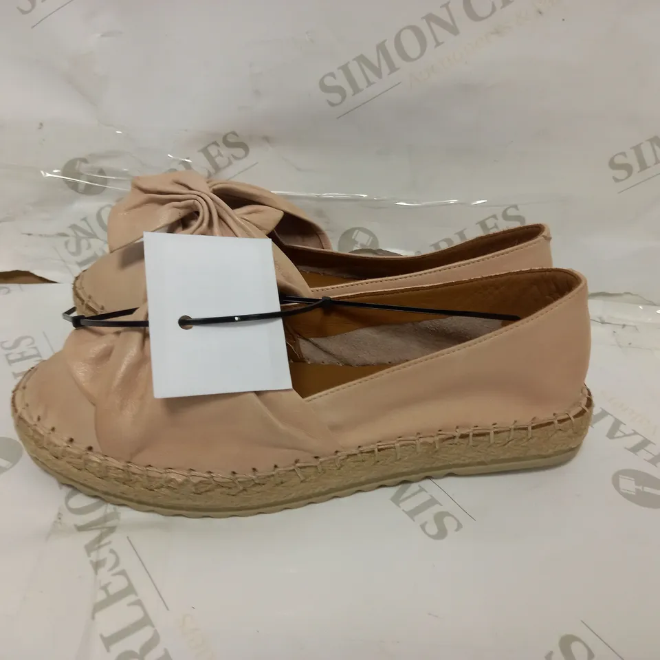 MODA IN PELLE ARINETTE ESPADRILLE SHOE (TAN) - SIZE 5 UK