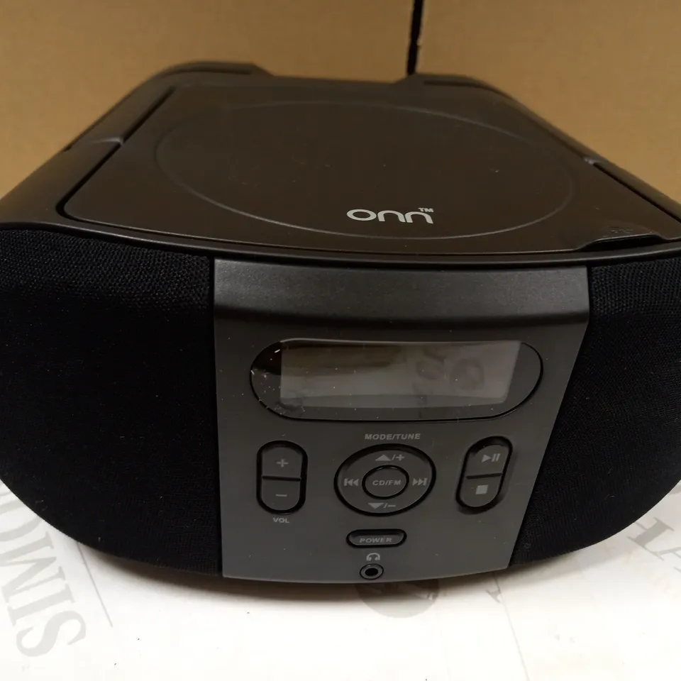 ONN CD BOOMBOX WITH FM RADIO