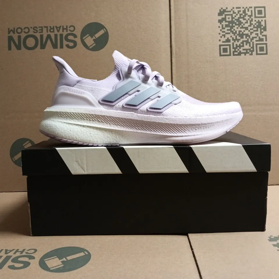 BOXED PAIR OF ADIDAS ULTRABOOST 5 TRAINERS IN LILAC SIZE UK 8