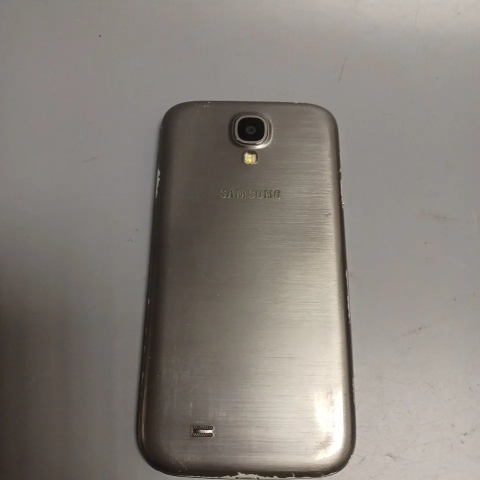 SAMSUNG GALAXY S4 SMARTPHONE