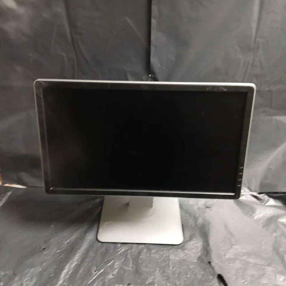DELL LCD COMPUTER MONITOR WITH SILVER STAND – COLLECTION ONLY
