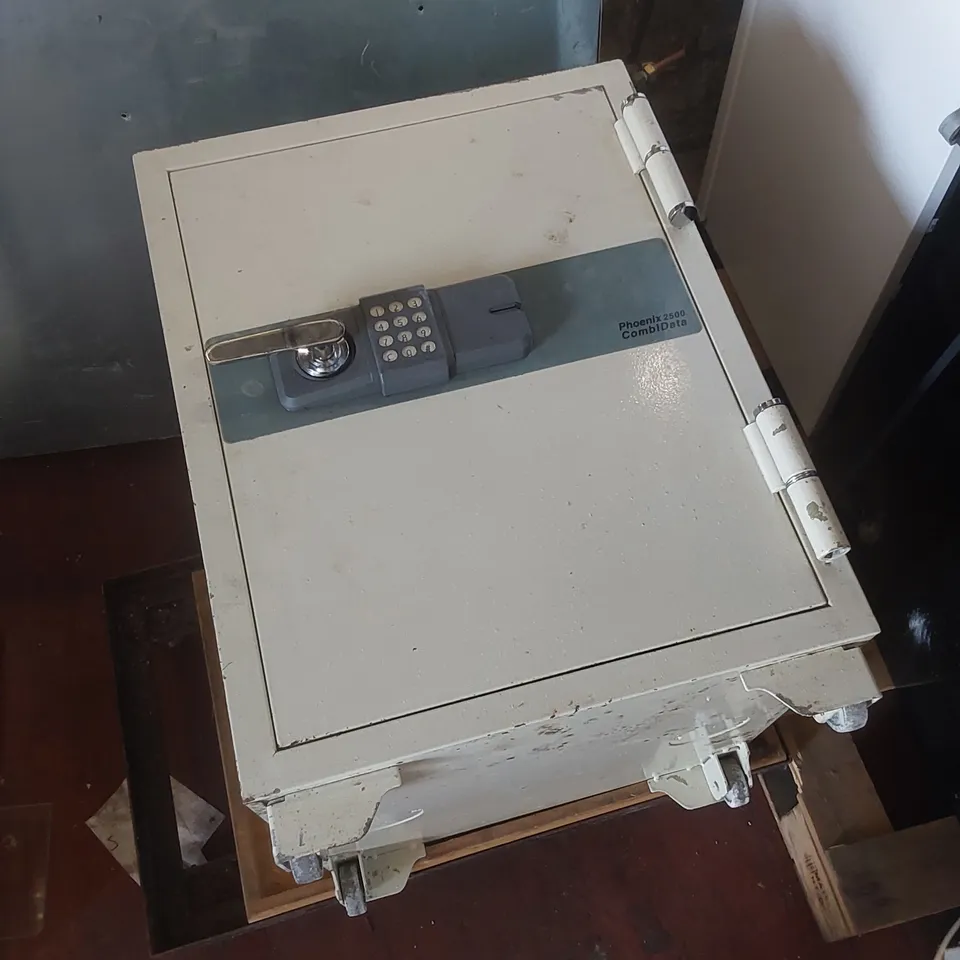 PHOENIX 2500 COMBI DATA ELECTRONIC SAFE