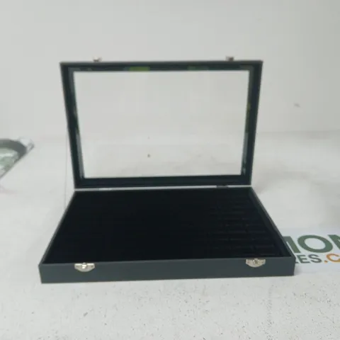 JEWELLERY DISPLAY CASE WITH HINGED LID AND MIRRORED INTERIOR