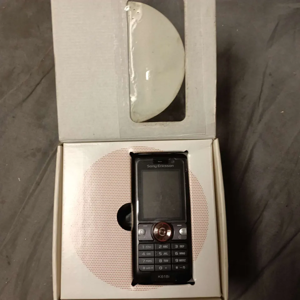 SONY ERICSSON K618I MOBILE PHONE – BOXED WITH CHARGER