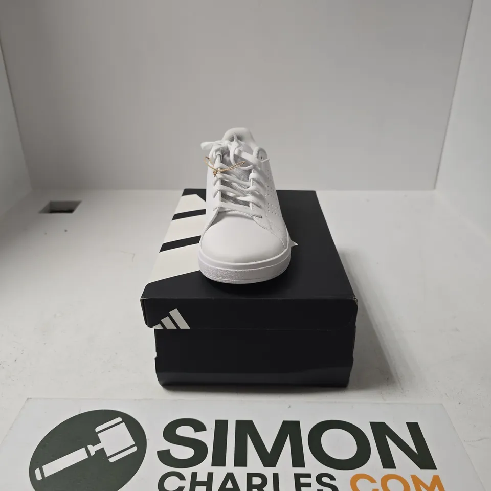 BOXED PAIR OF ADIDAS ADVANTAGE BASE SHOES SIZE UK 5