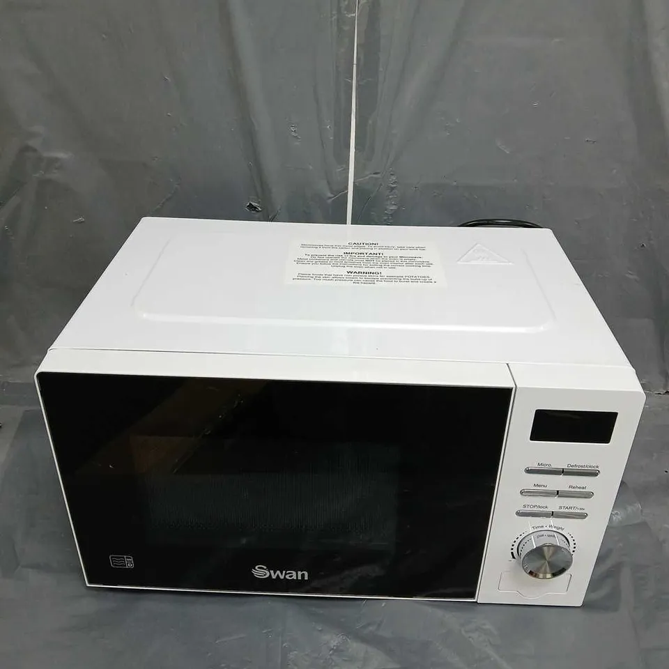 BOXED SWAN 20L 700W DIGITAL MICROWAVE - WHITE  RRP £64