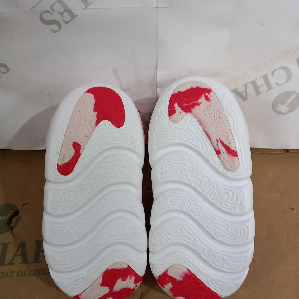 PAIR OF NIKE DYNAMO GO LIL FRUITS FOR KIDS SIZE 6.5