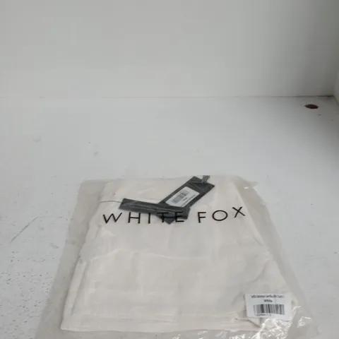 WHITE FOX SELFISH BEHAVIOUR LOW RISE MINI SKORT β WHITE, SIZE S