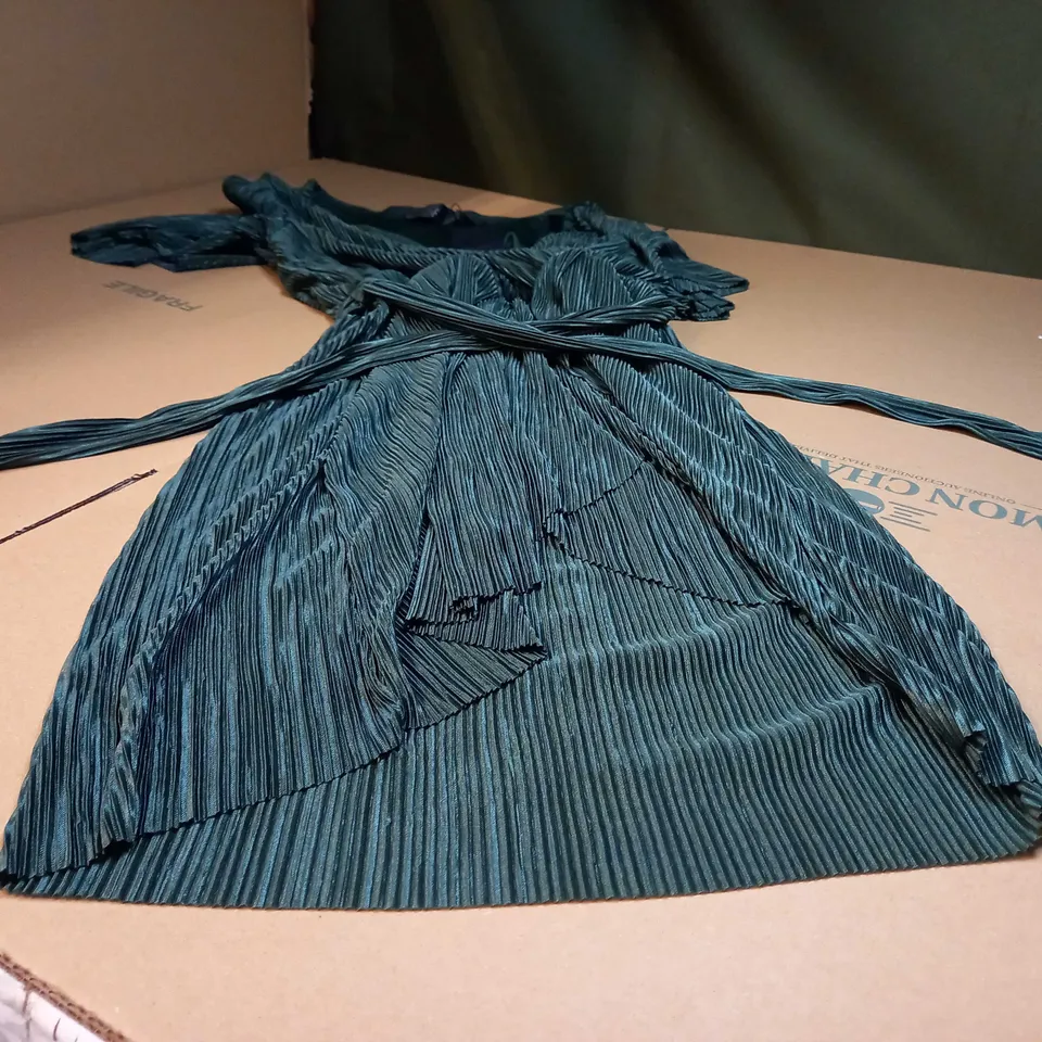 AX PARIS DARK GREEN PLISSE MINI DRESS - SIZE 8