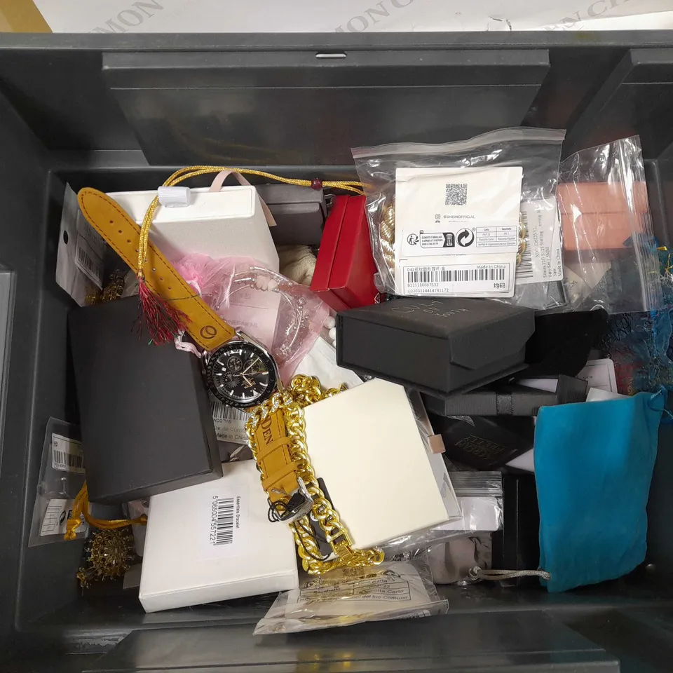 LOT OF APPROX 15 ITEMS TO INCLUDE-WATCH-CHAIN